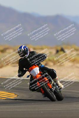 media/Oct-08-2022-SoCal Trackdays (Sat) [[1fc3beec89]]/Turn 16 (125pm)/